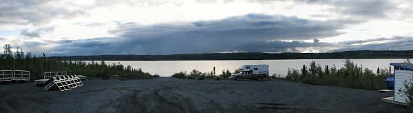 Abends am MacKenzie River